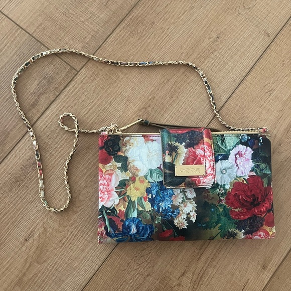 Bebe Los Angeles Floral and gold purse - Picture 1 of 5